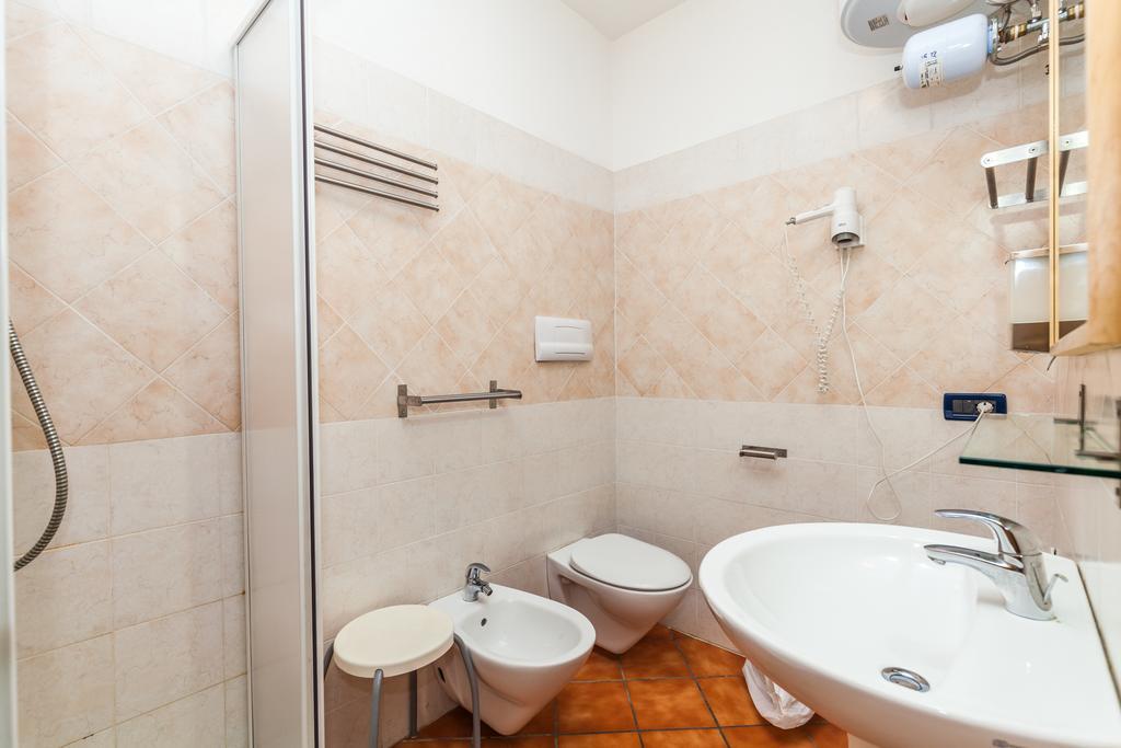 Hotel Residence Hibiscus ลากาเลตตา ภายนอก รูปภาพ