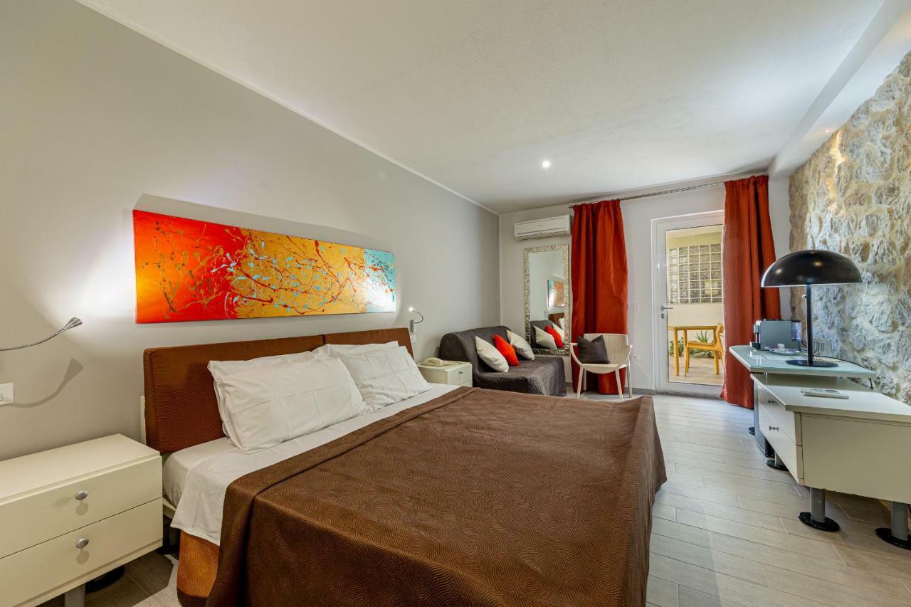 Hotel Residence Hibiscus ลากาเลตตา ภายนอก รูปภาพ
